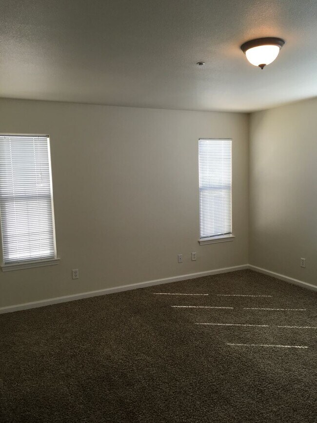 Building Photo - 2151 Vienna Way