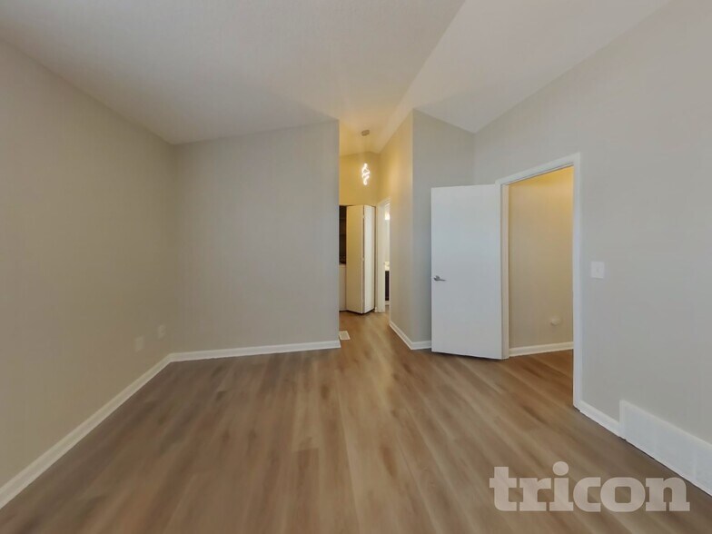 Building Photo - 4820 Jet Wing Cir W