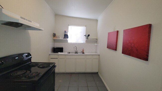 Building Photo - 128 St Francis Ave