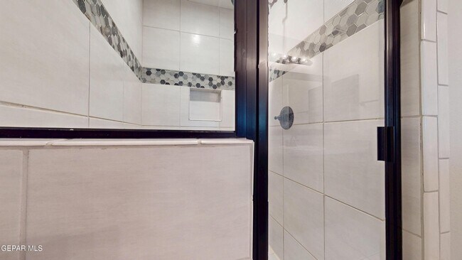 Building Photo - 13648 Samlesbury Ave