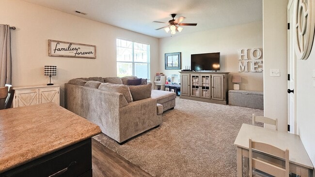 Primary Photo - SummerField 2470