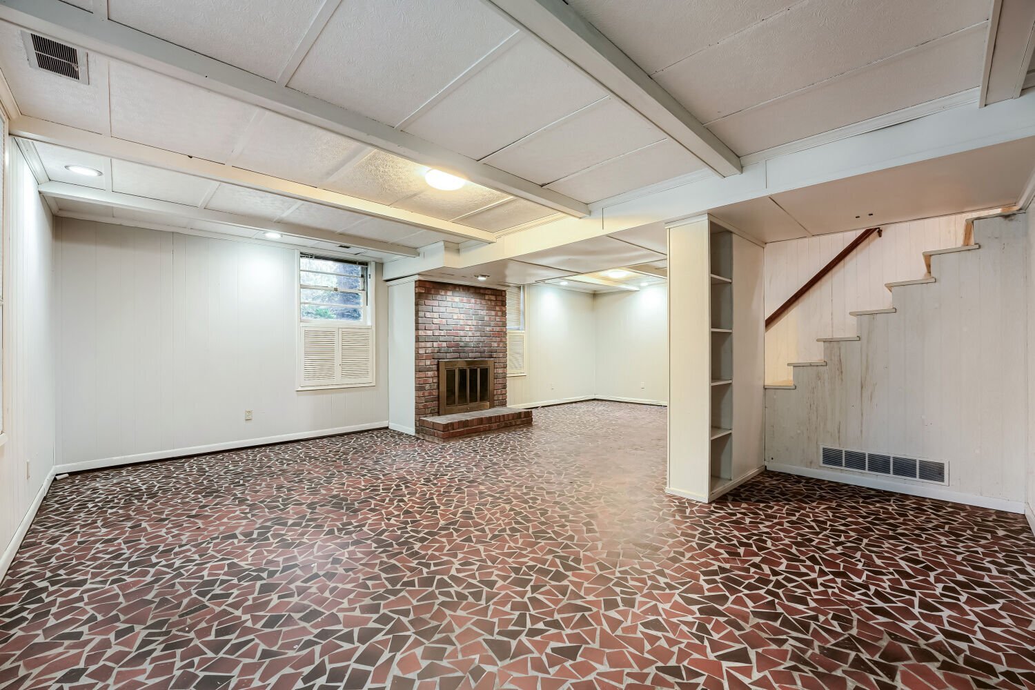 Building Photo - 109 Hickory Ave