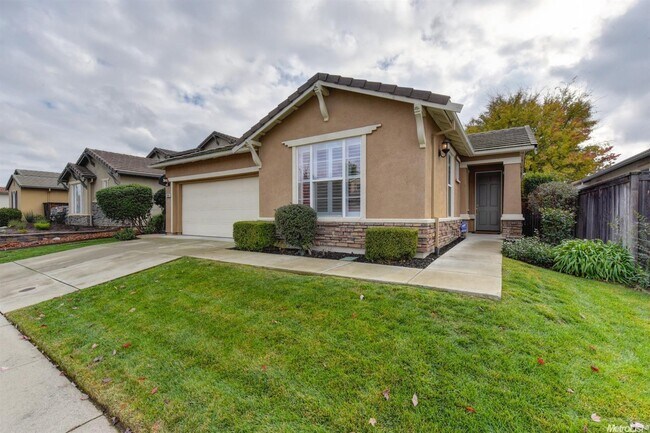 Building Photo - Immaculate Single-Story Home- in Roseville...