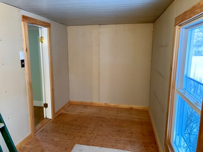 Building Photo - 6 Clark St