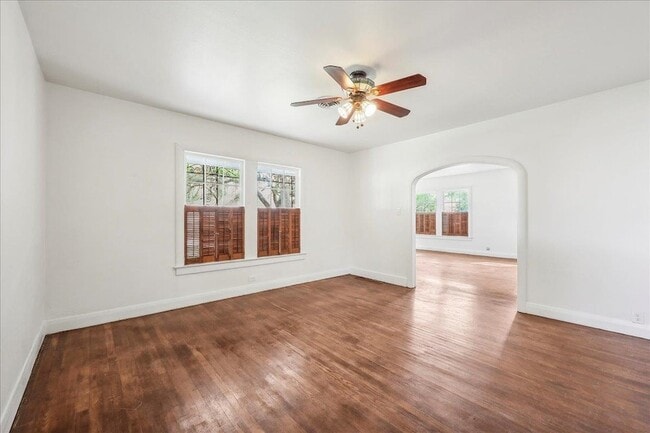 Building Photo - 2565 Harrison Ave