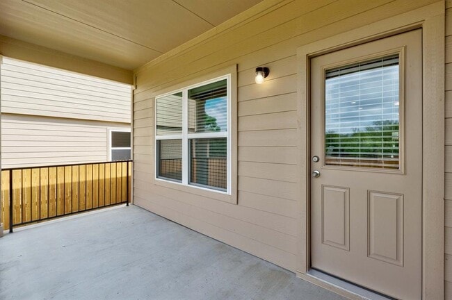 Building Photo - 6505 Ranchito Dr