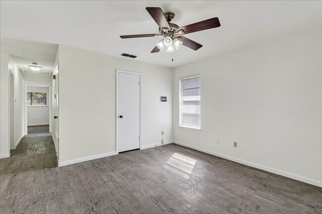 Building Photo - 1622 La Joya St