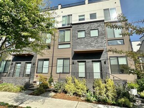 Building Photo - Modern home w/rooftop deck in desired Cher...