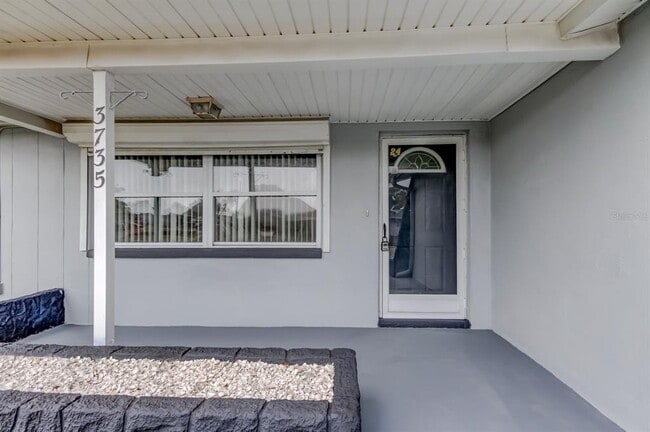 Building Photo - 3735 Mynabird Dr