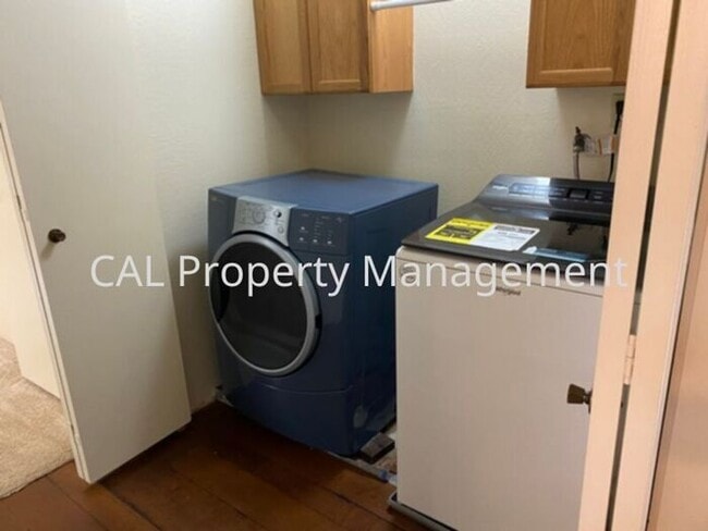 Building Photo - 2 Bed/ 2 Bath Condominium Coming Soon!