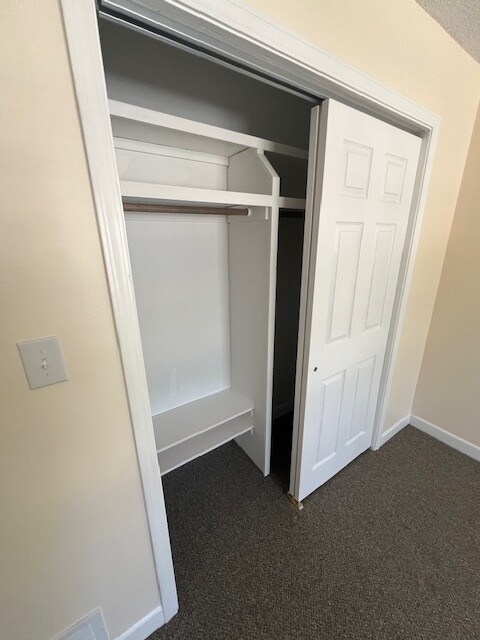 Building Photo - 323 E Blackstock Rd