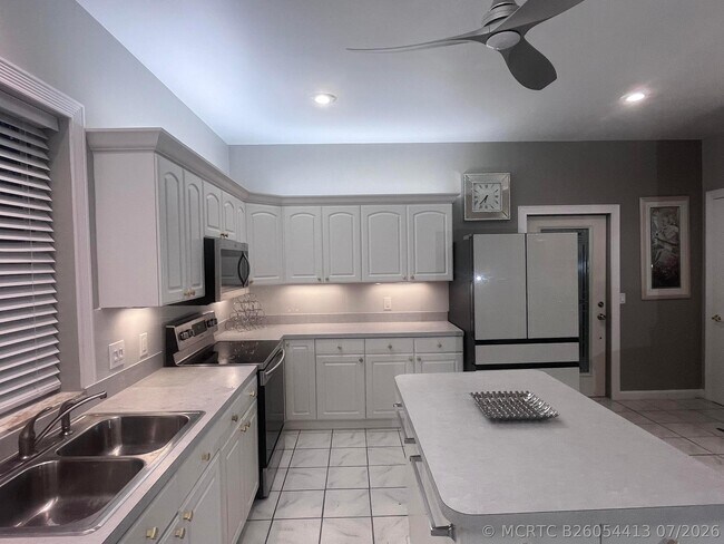 Building Photo - 1061 Bimini Ln