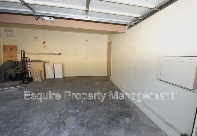 Building Photo - 1210 Chalmette Ave