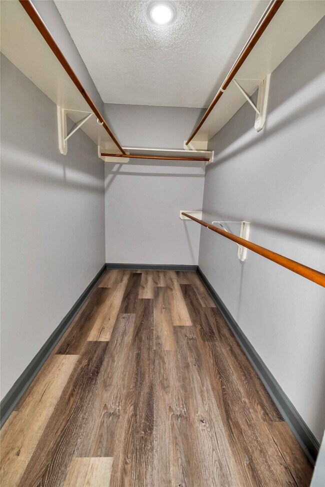 Building Photo - 5216 Spring Branch Dr