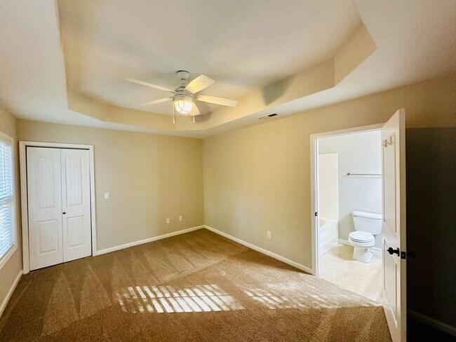 Building Photo - KINGS GRANT - Three bedroom/two bathroom home located within minutes to I40, MLK Parkway and Down...