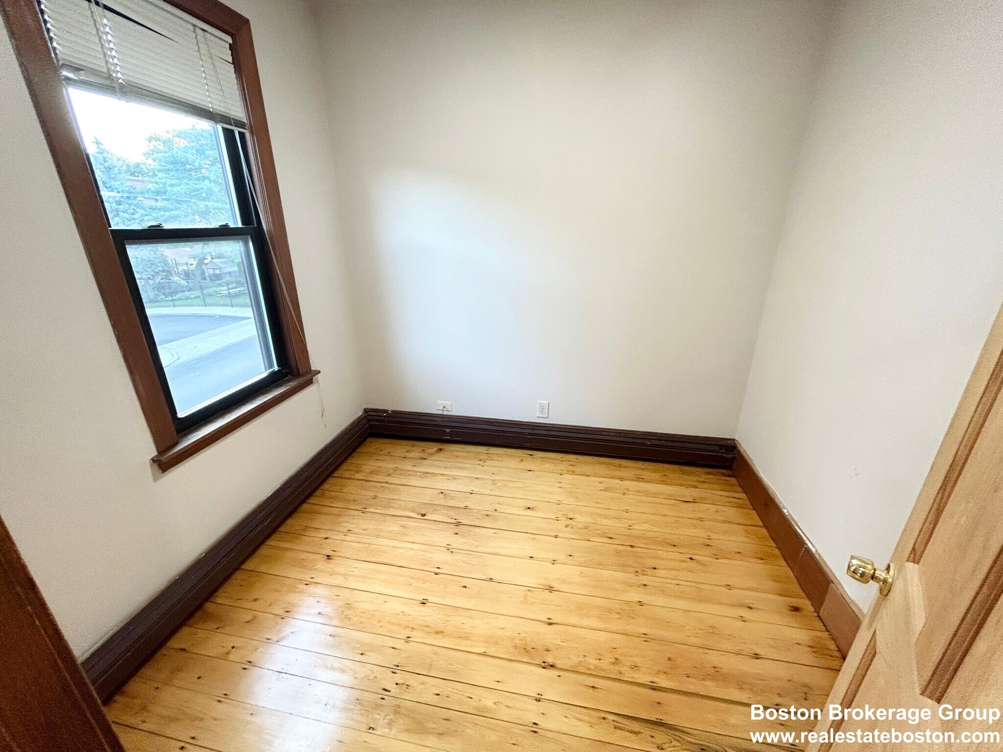 Building Photo - 1568 Tremont St