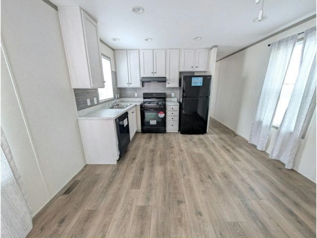 Building Photo - 121 Lynn Ln