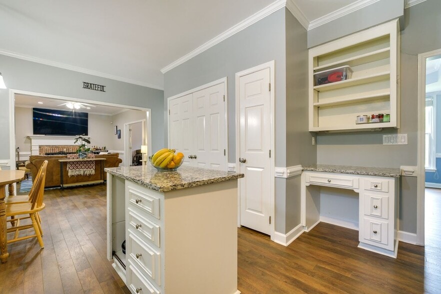 Building Photo - 5518 Tahoe Dr