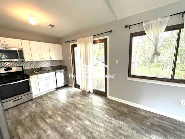 Building Photo - 9456 Sohap Ln