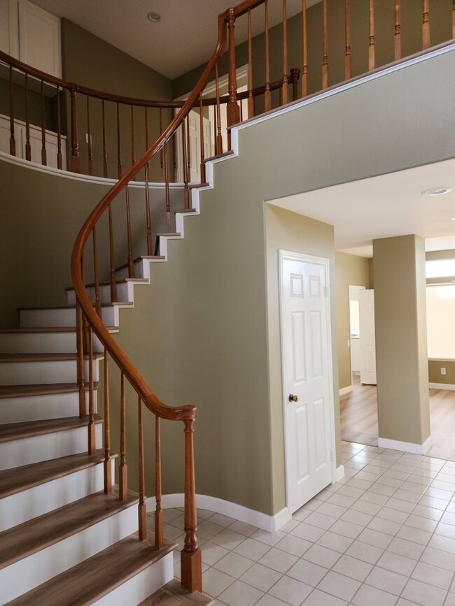 Building Photo - Carmel Valley 4 Bedroom House