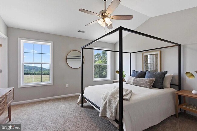 Building Photo - 326 Avon Dr