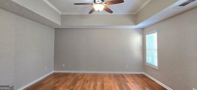 Building Photo - 1055 Livery Cir