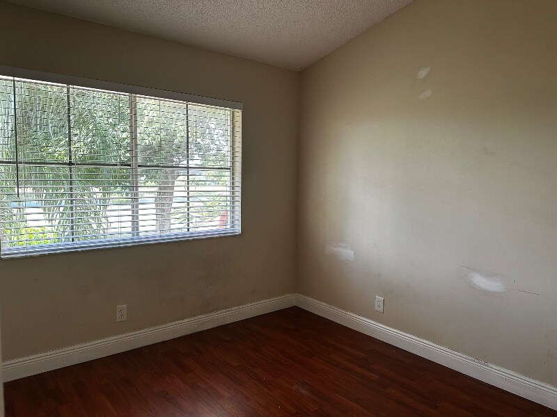 Building Photo - 8438 NW 40th Ct