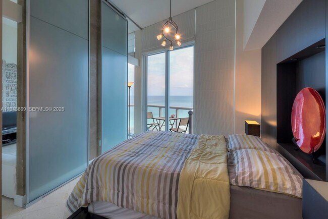 Building Photo - 6515 Collins Ave