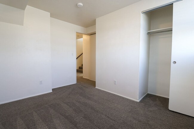 Building Photo - Loveland 2BR with Laundry and Balcony