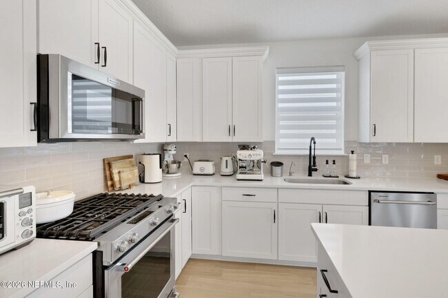 Building Photo - 72 Flintlock Ln