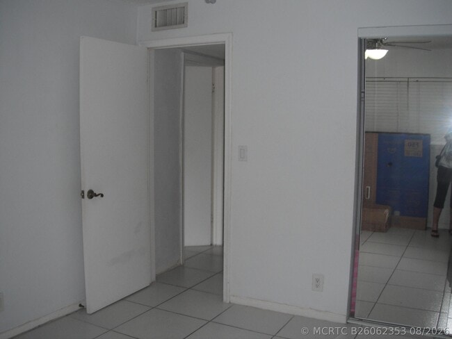 Building Photo - 4169 SW 67th Ave