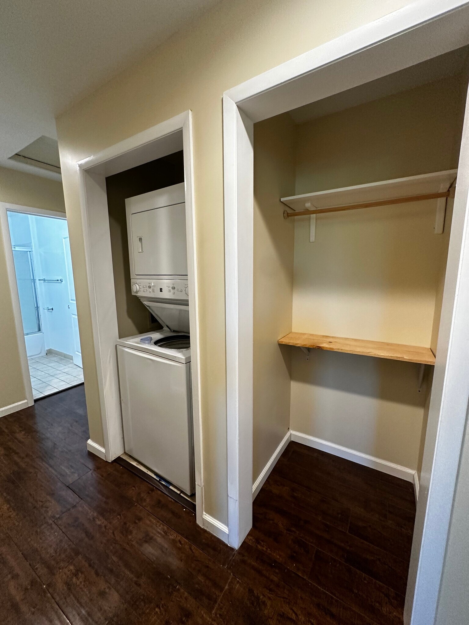 Building Photo - 14233 Tiara St