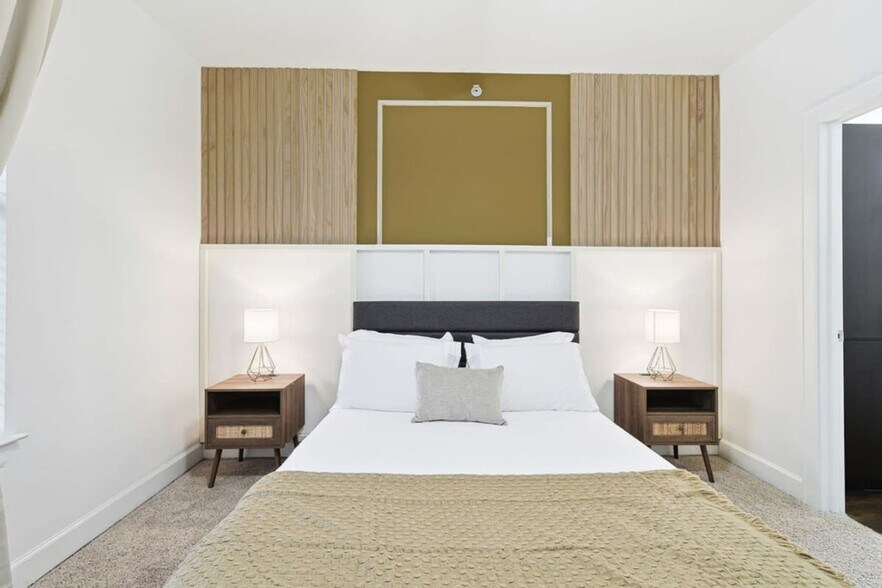 Building Photo - 5725 Town and Country Blvd