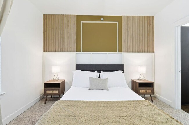 Building Photo - 5725 Town and Country Blvd