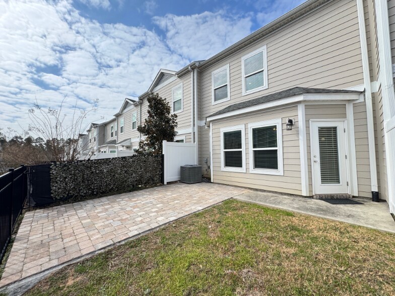 Building Photo - 9676 Nature Creek Blvd