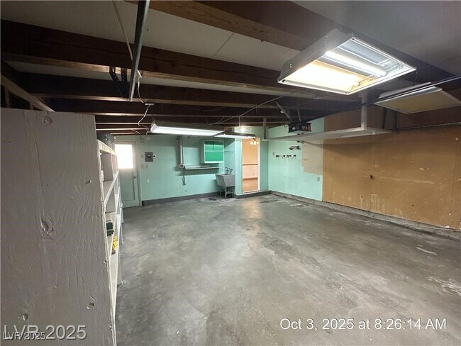 Building Photo - 319 Yosemite St