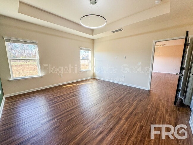 Building Photo - 202 Kenison Way