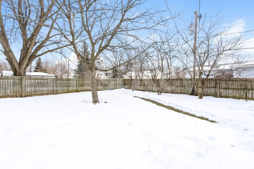Building Photo - 341 Hanover Dr