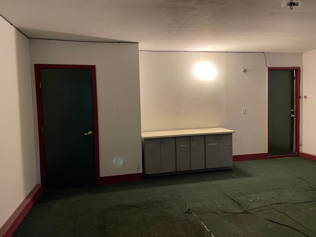 Building Photo - 3 Bedroom 2 Bathroom in Pocket