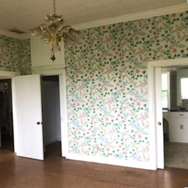 Building Photo - Vintage Style Home on Large Estate A Must See