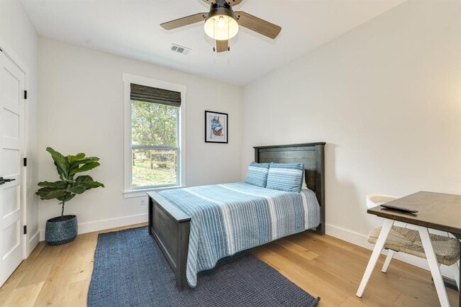 Building Photo - 24236 Spur Trail