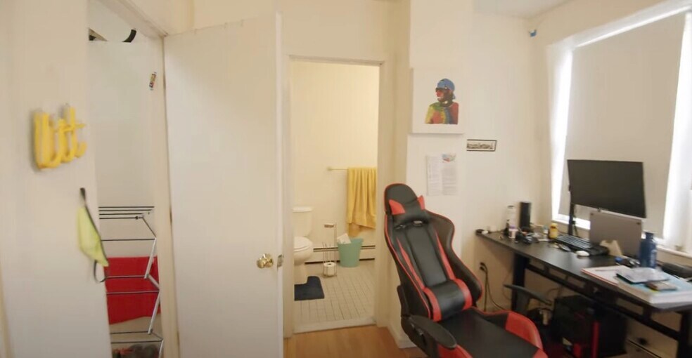 Building Photo - 6 Hingham St