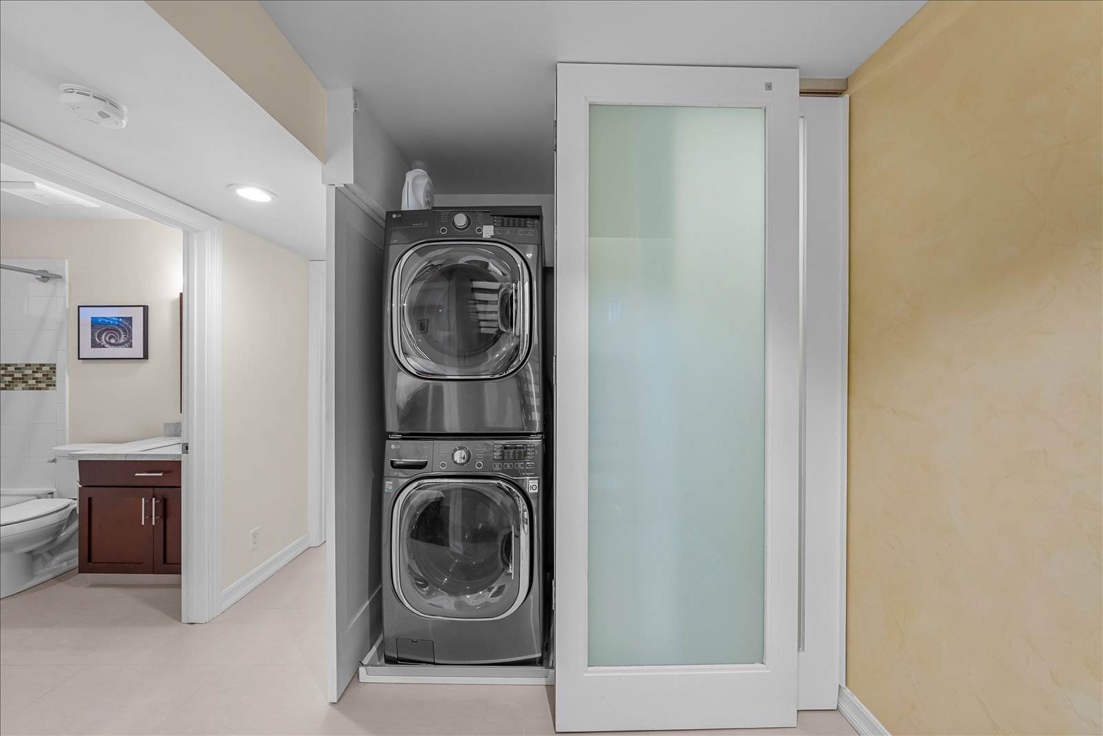 Building Photo - 760 Manhattan Beach Blvd