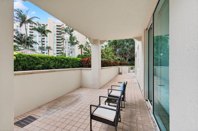 Building Photo - 3700 S Ocean Blvd