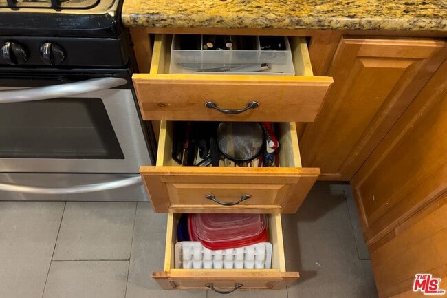 Building Photo - 11257 Collett Ave