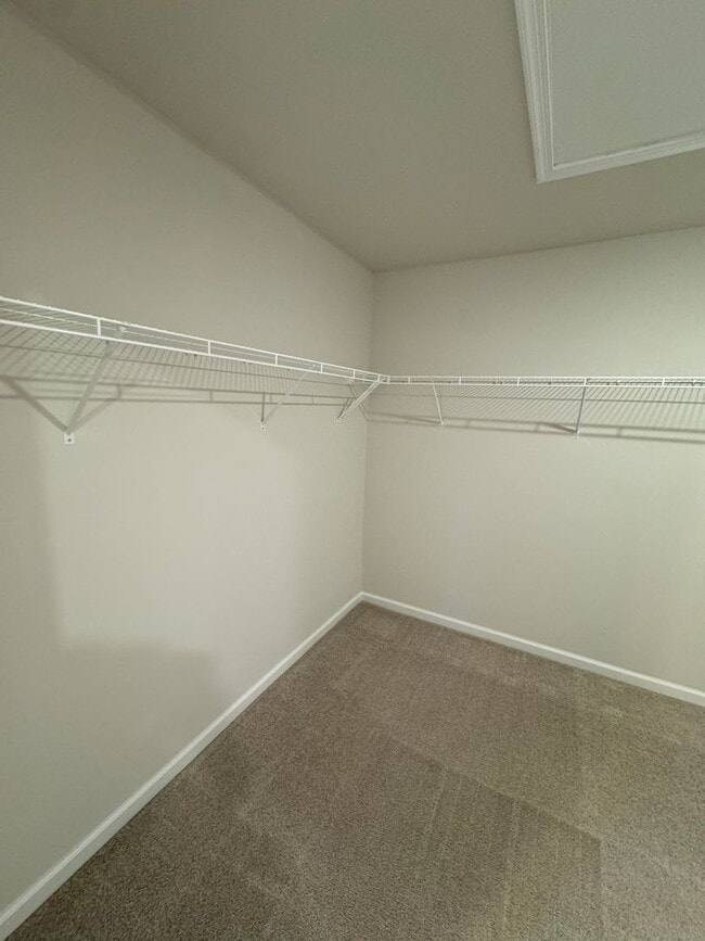 Building Photo - THREE BEDROOM NEW CONSTRUCTION PARKLAND SCHOOLS Townhome