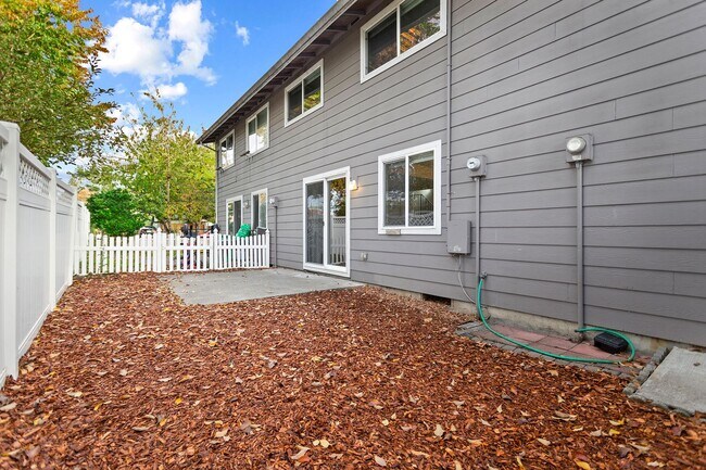 Building Photo - 367NW