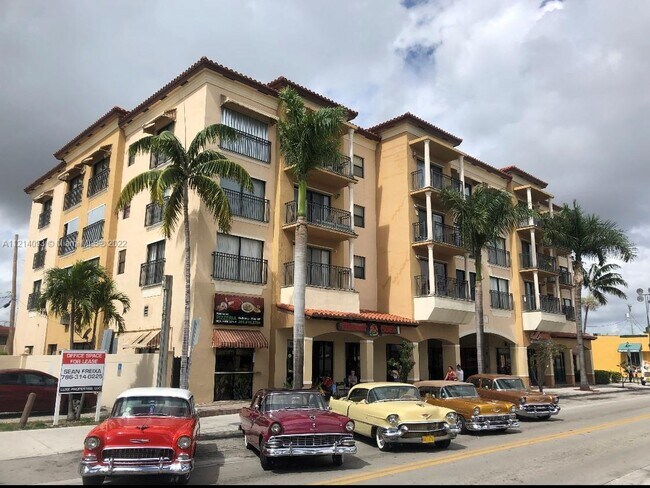 Primary Photo - 650 Palm Ave