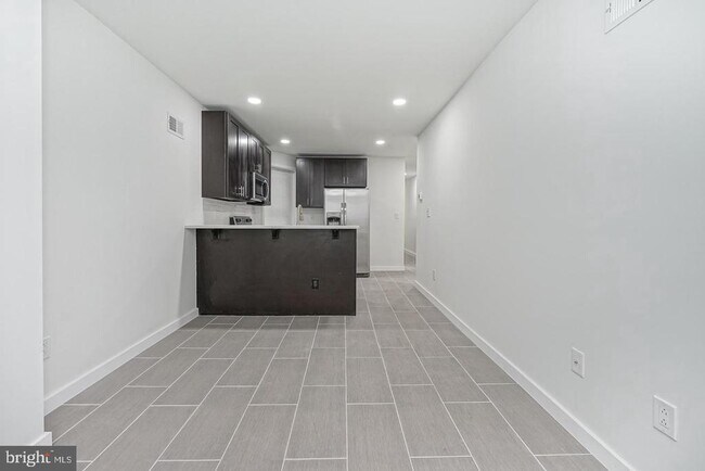 Building Photo - 1831 Point Breeze Ave