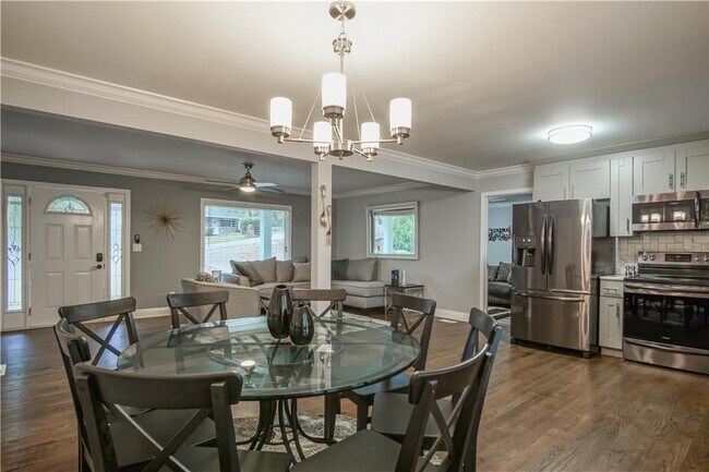 Building Photo - 2640 Casher Dr